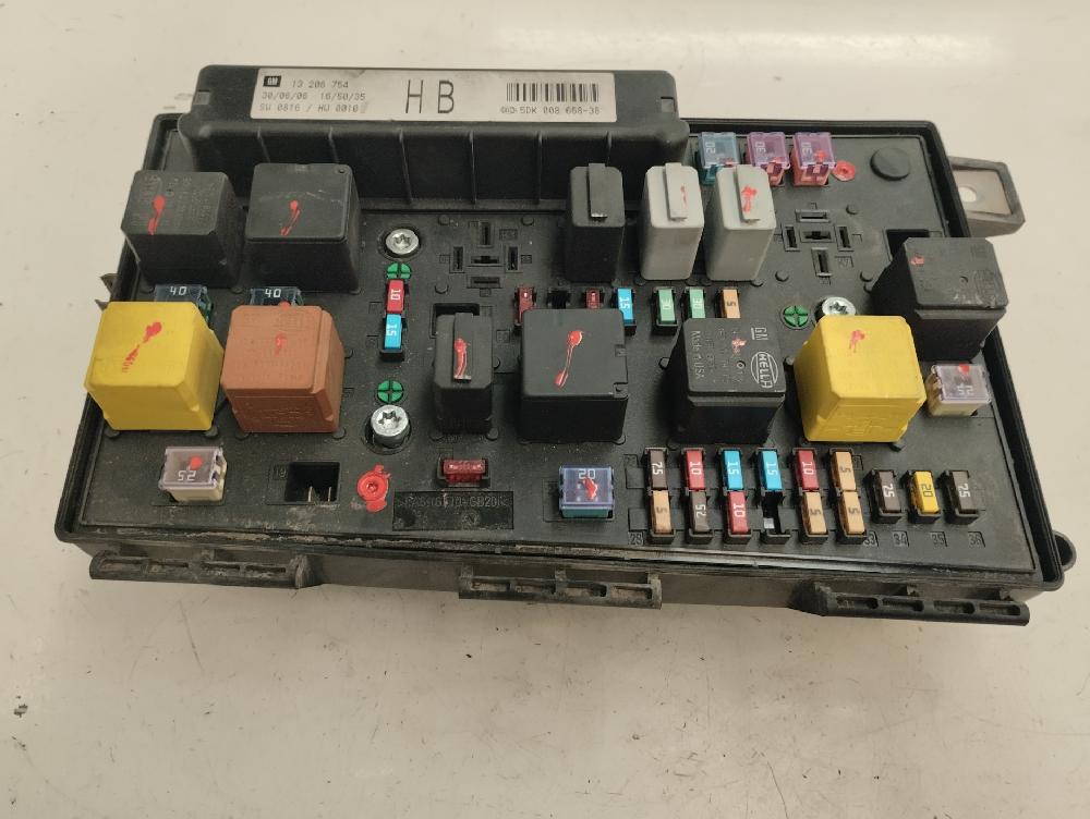 CAJA RELES FUSIBLES OPEL ASTRA 1.7 CDTI MT 100CV