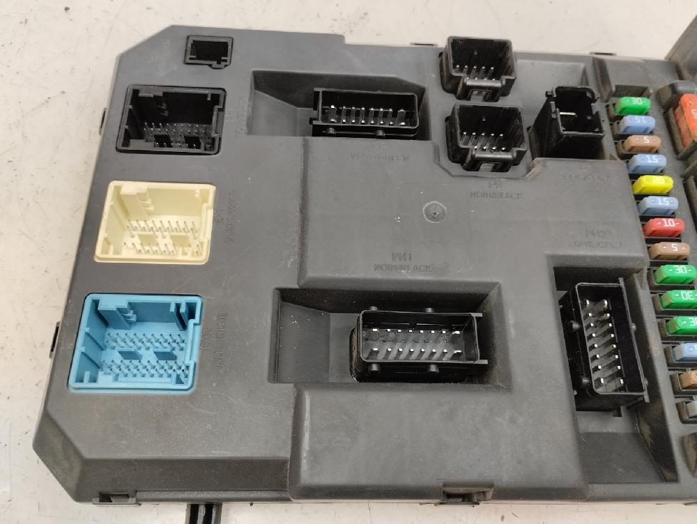 CAJA RELES FUSIBLES PEUGEOT 207 1.4 MT 73CV