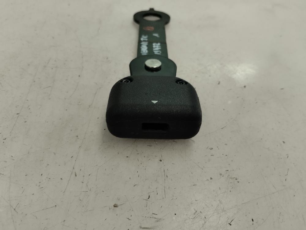 ANCLAJE CINTURON TRASERO CENTRAL TOYOTA VERSO 1.6 MT 133CV