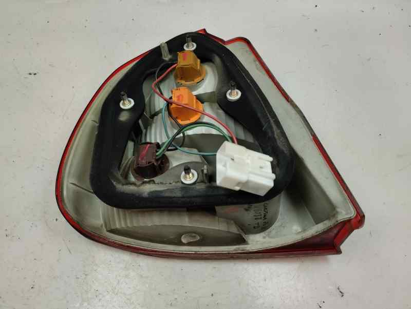 PILOTO TRASERO DERECHO MITSUBISHI CARISMA 1.9 DI-D MT 115CV | 85KW
