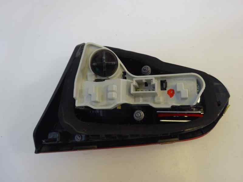PILOTO TRASERO IZQUIERDO INTERIOR VOLKSWAGEN GOLF 1.6 MT 110CV | 81KW