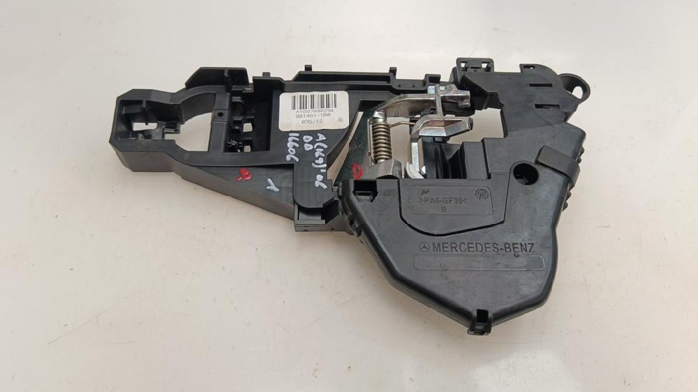 SOPORTE MANETA EXTERIOR DELANTERA DERECHA MERCEDES BENZ CLASE A 2.0 A 180 CDI MT 109CV