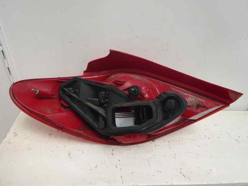 PILOTO TRASERO DERECHO PEUGEOT 207 1.4 HDI MT 68CV
