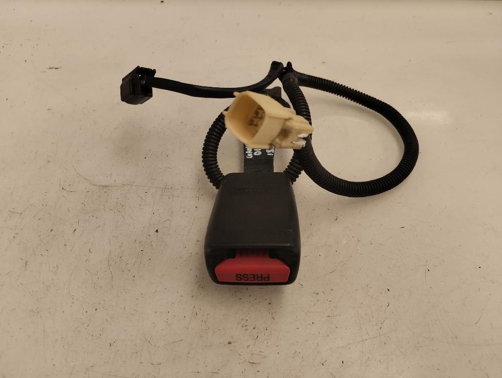 ANCLAJE CINTURON DELANTERO IZQUIERDO TOYOTA COROLLA 1.6 MT 110CV | 81KW