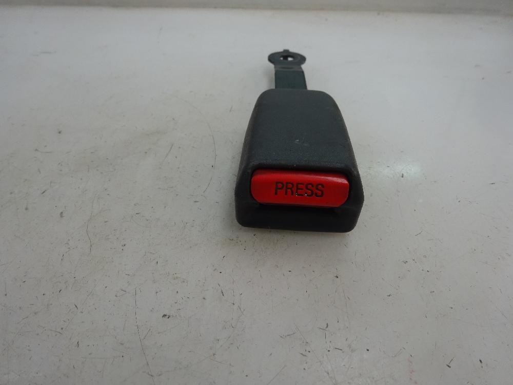 ANCLAJE CINTURON DELANTERO DERECHO MITSUBISHI MONTERO 2.8 TD MT 125CV