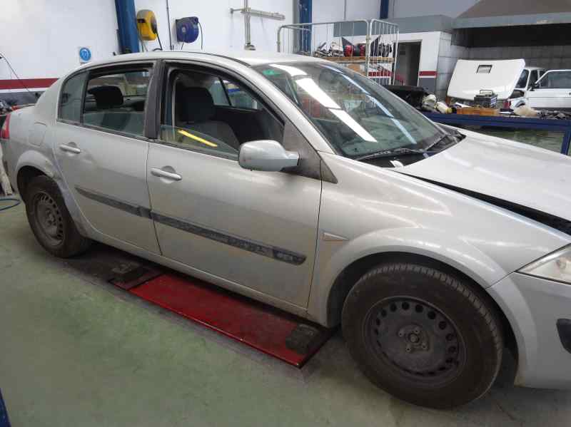 CAJA RELES FUSIBLES RENAULT MEGANE 2004 1.5 DCI MT 101CV