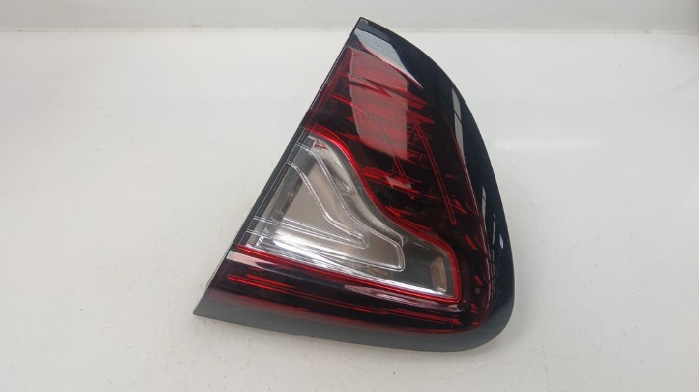 PILOTO TRASERO DERECHO INTERIOR RENAULT CAPTUR 1.3 MT 130CV | 96KW