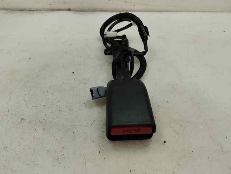ANCLAJE CINTURON DELANTERO DERECHO TOYOTA VERSO 1.6 MT 112CV