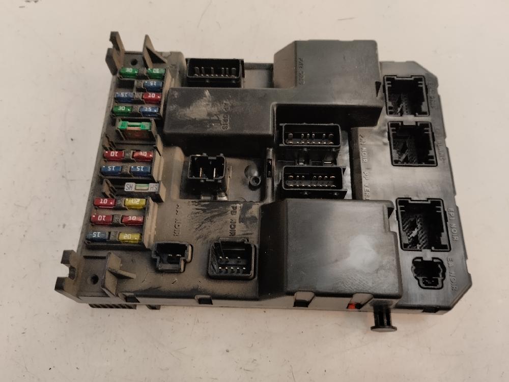 CAJA RELES FUSIBLES CITROEN C5 2.0 HDI MT 109CV