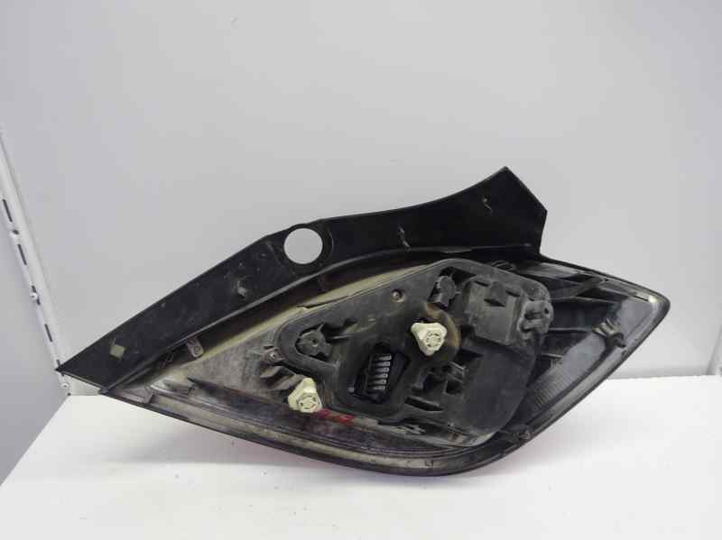 PILOTO TRASERO IZQUIERDO OPEL ASTRA 1.7 CDTI 6MT 100CV | 73KW