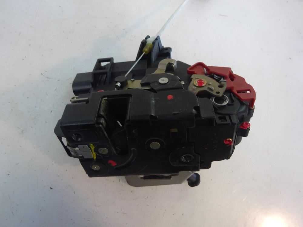 CERRADURA PUERTA DELANTERA DERECHA AUDI A4 2003 1.9 TDI 6MT 130CV