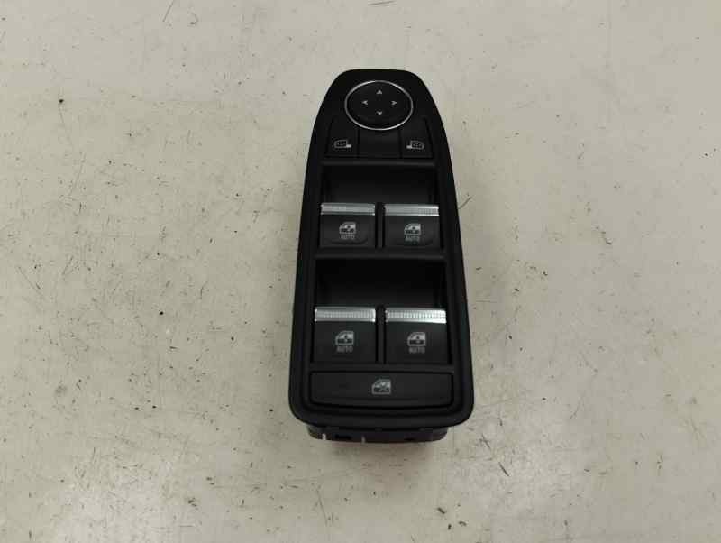 MANDO ELEVALUNAS DELANTERO IZQUIERDO RENAULT CAPTUR 2024 1.0 MT 100CV | 74KW
