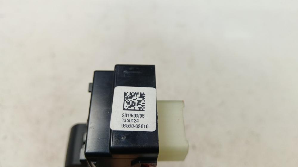 MANDO ELEVALUNAS TRASERO DERECHO HYUNDAI IONIQ 1.6 HYBRID AMT 105CV