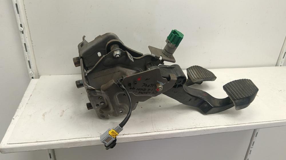 PEDAL EMBRAGUE CITROEN C4 CACTUS 1.6 MT 99CV | 73KW