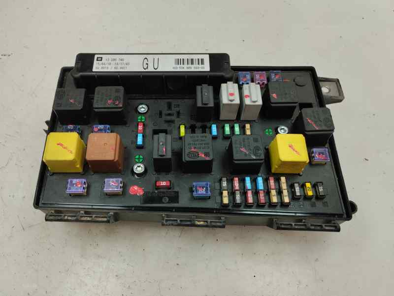 CAJA RELES FUSIBLES OPEL ZAFIRA 1.7 CDTI MT 110CV