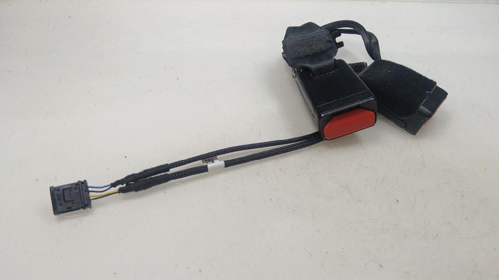 ANCLAJE CINTURON TRASERO IZQUIERDO PEUGEOT 208 1.5 MT 102CV | 75KW