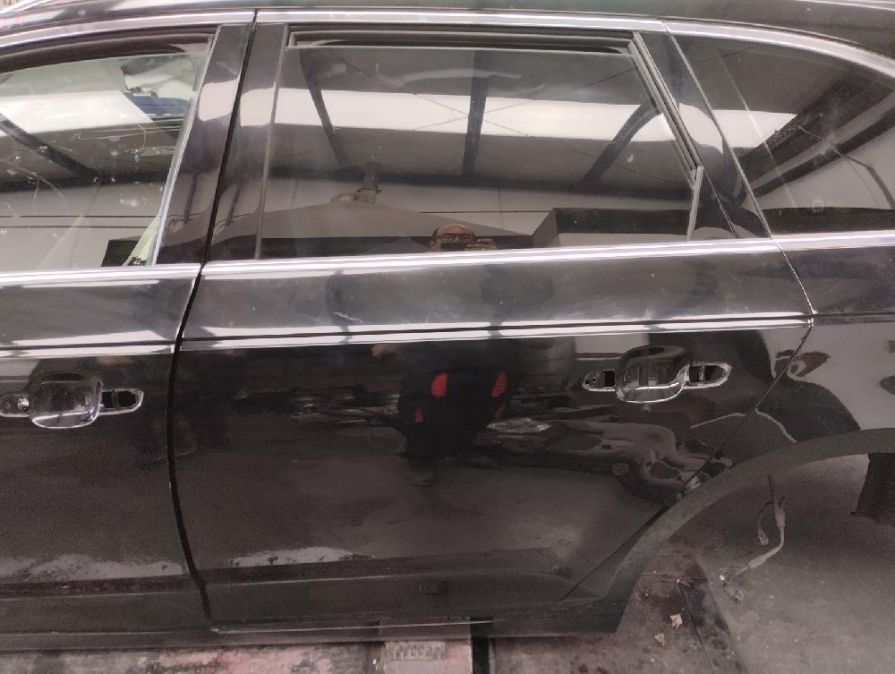 PUERTA TRASERA IZQUIERDA AUDI A4 2.0 TDI MT 150CV