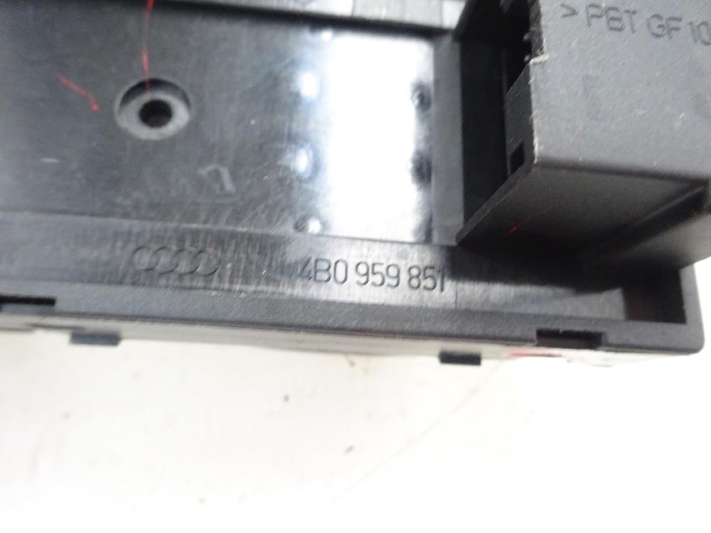 MANDO ELEVALUNAS DELANTERO IZQUIERDO AUDI A3 1.6 MT 102CV