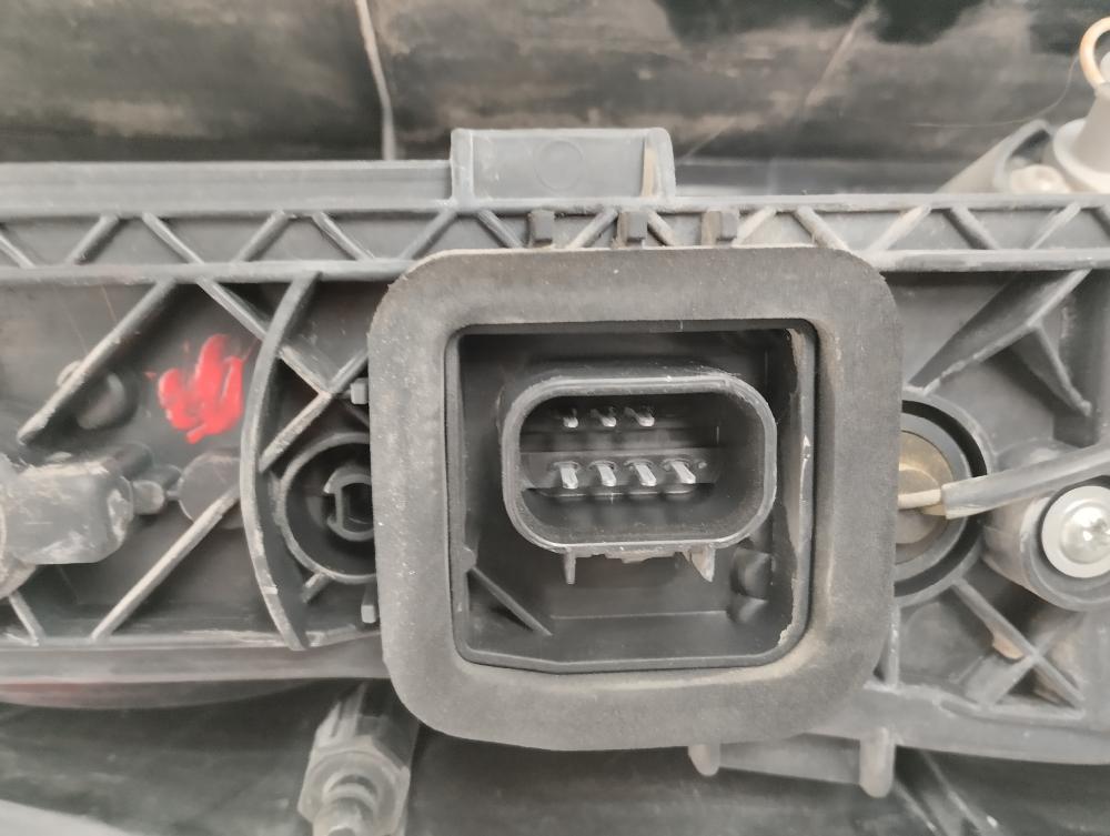 PILOTO TRASERO DERECHO OPEL COMBO 1.3 CDTI MT L2H1 90CV