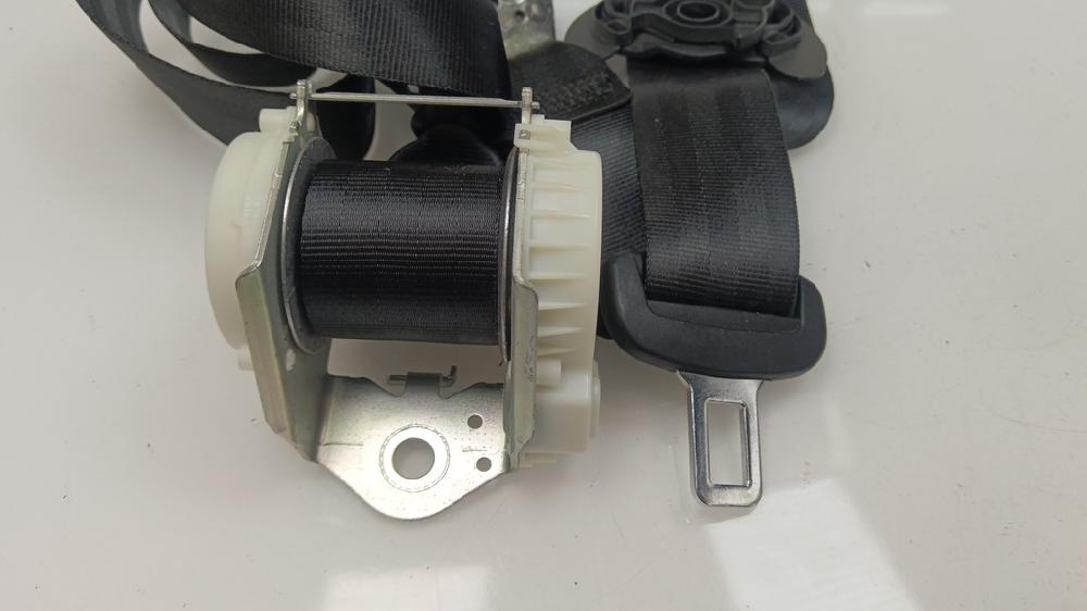 CINTURON SEGURIDAD TRASERO DERECHO VOLKSWAGEN POLO 1.4 MT 75CV | 55KW