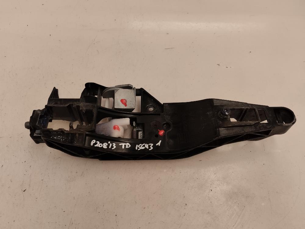 SOPORTE MANETA EXTERIOR PUERTA TRASERA DERECHA PEUGEOT 208 1.4 HDI MT 68CV