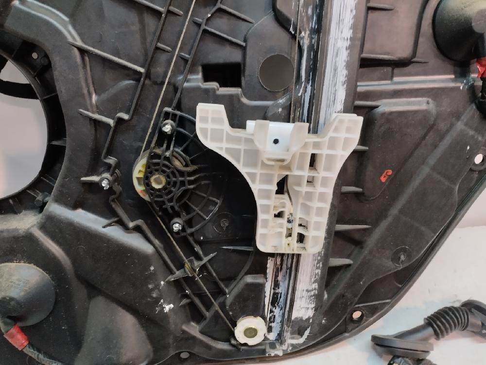 ELEVALUNAS TRASERO IZQUIERDO KIA CARENS 1.7 MT 115CV | 85KW