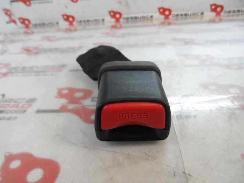 ANCLAJE CINTURON TRASERO IZQUIERDO MAZDA 2 1.3 MT 75CV