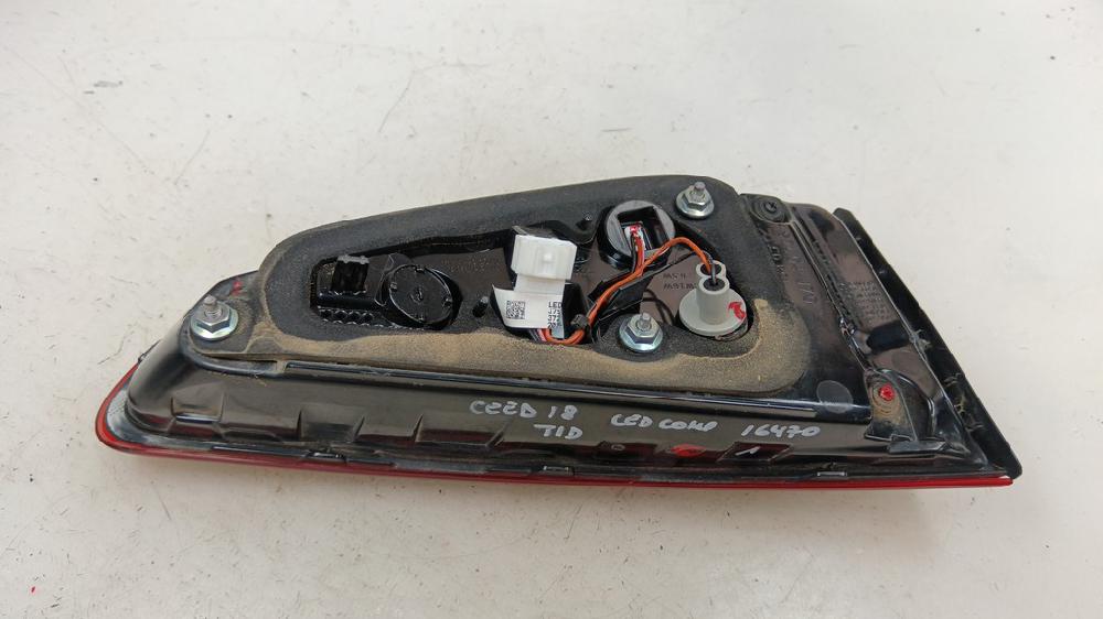 PILOTO TRASERO DERECHO INTERIOR KIA CEED 1.6 CRDI DCT 136CV