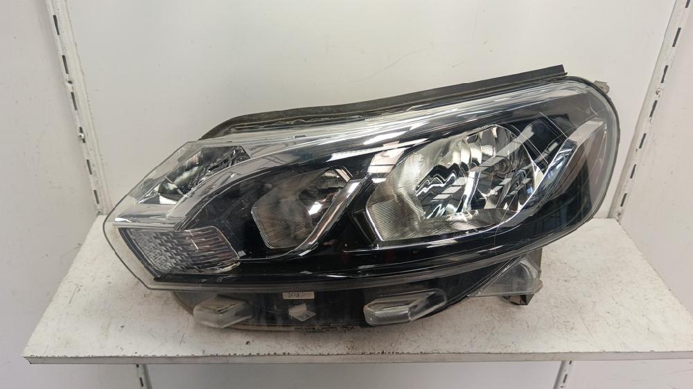 FARO IZQUIERDO TOYOTA PROACE 1.6 MT 115CV | 85KW