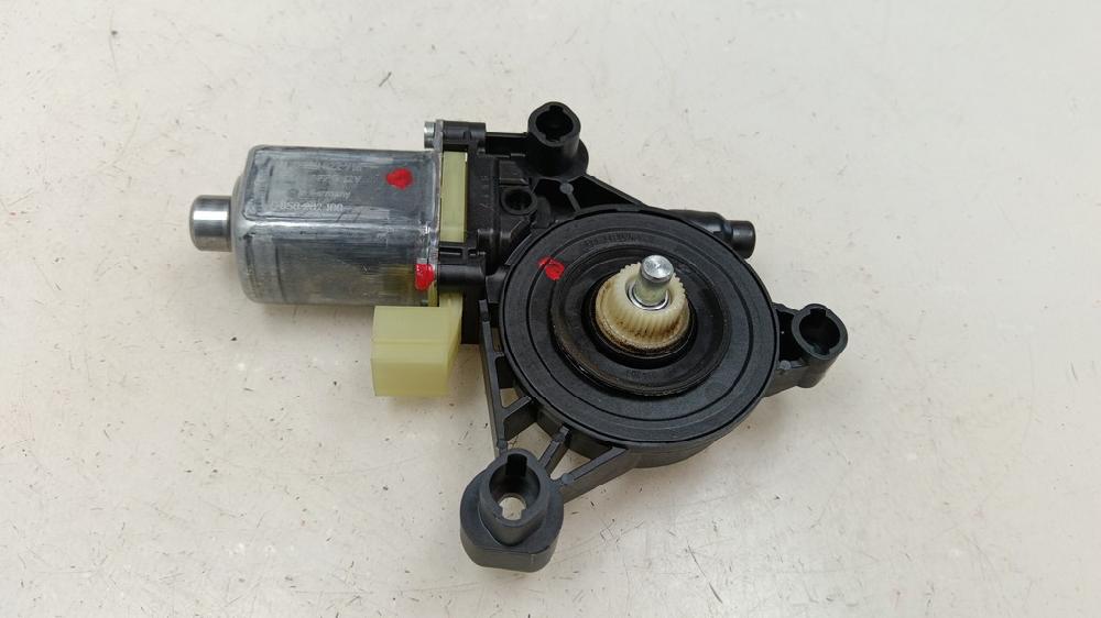 MOTOR ELEVALUNAS DELANTERO DERECHO SEAT LEON 1.6 115CV TRANSMISION AUTOMATICA, DIESEL