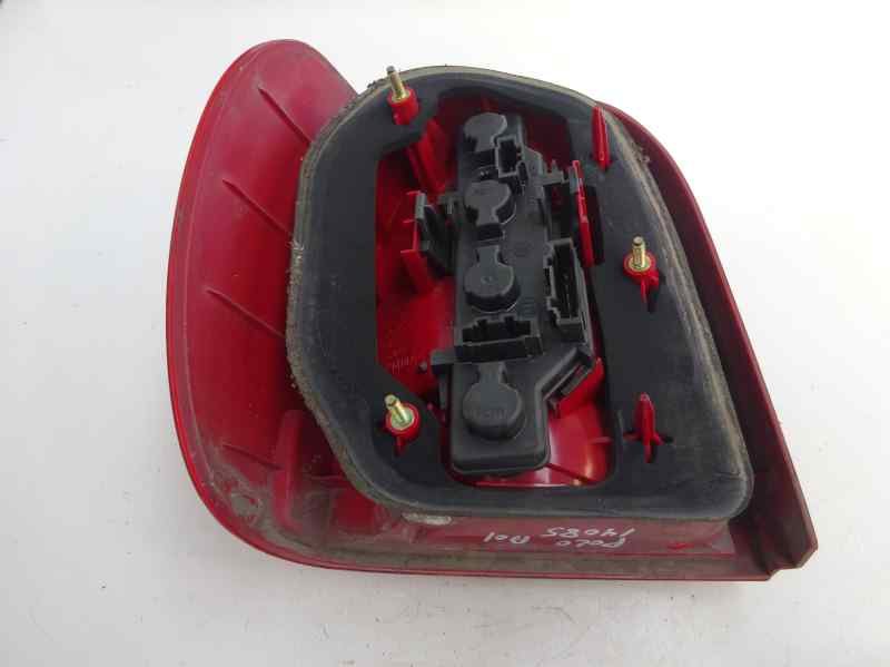 PILOTO TRASERO DERECHO VOLKSWAGEN POLO 2001 1.4 MT 60CV