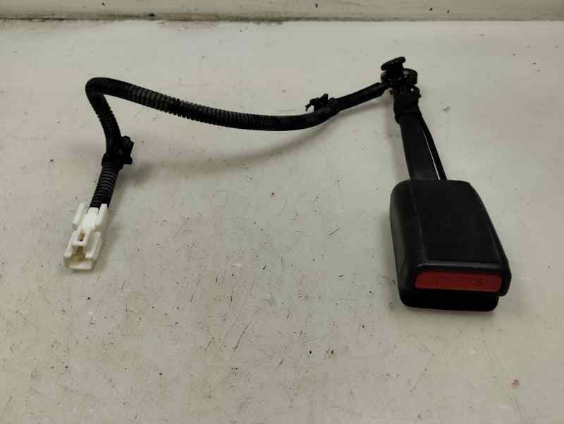 ANCLAJE CINTURON DELANTERO DERECHO HYUNDAI TUCSON 1.7 MT 115CV