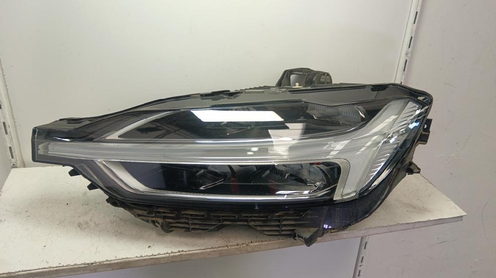 FARO IZQUIERDO VOLVO XC60 2.0 D4 AT AWD 190CV | 140KW