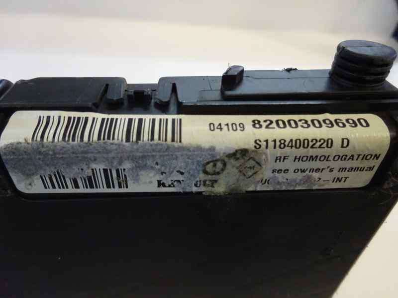 CAJA RELES FUSIBLES RENAULT MEGANE 2004 1.5 DCI MT 101CV