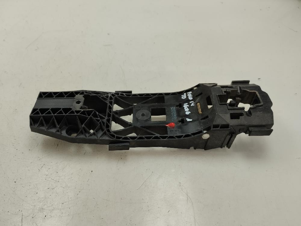 SOPORTE MANETA EXTERIOR PUERTA TRASERA DERECHA VOLKSWAGEN POLO 1.2 TDI MT 75CV