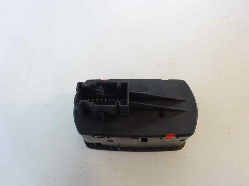 MANDO ELEVALUNAS DELANTERO IZQUIERDO OPEL CORSA 1.3 CDTI MT 75CV