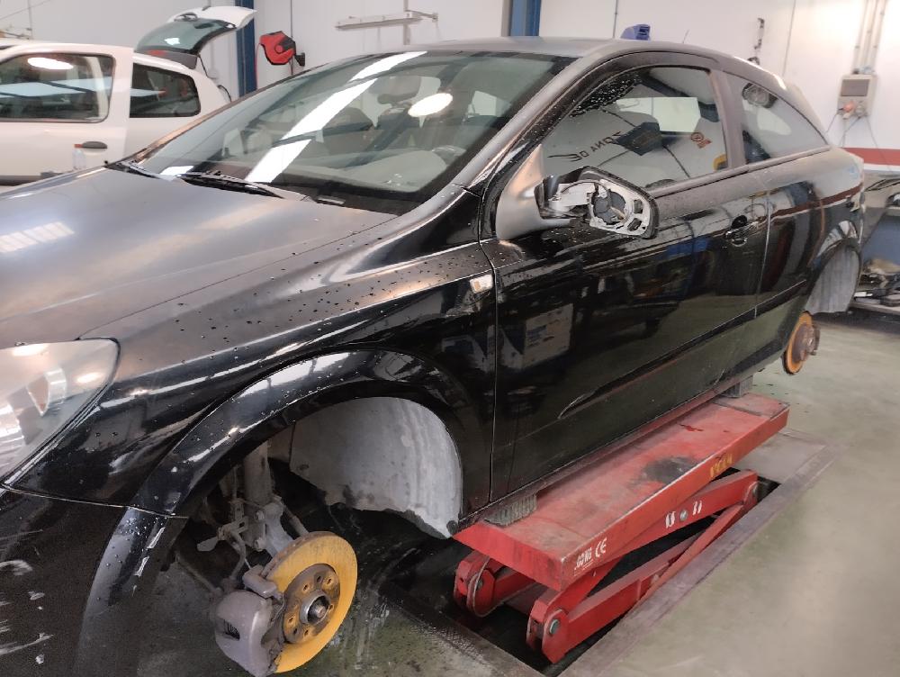 CAJA RELES FUSIBLES OPEL ASTRA 1.7 CDTI MT 100CV