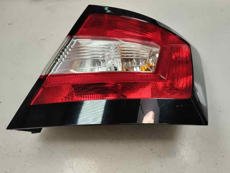 PILOTO TRASERO DERECHO SKODA FABIA 1.0 MT 75CV