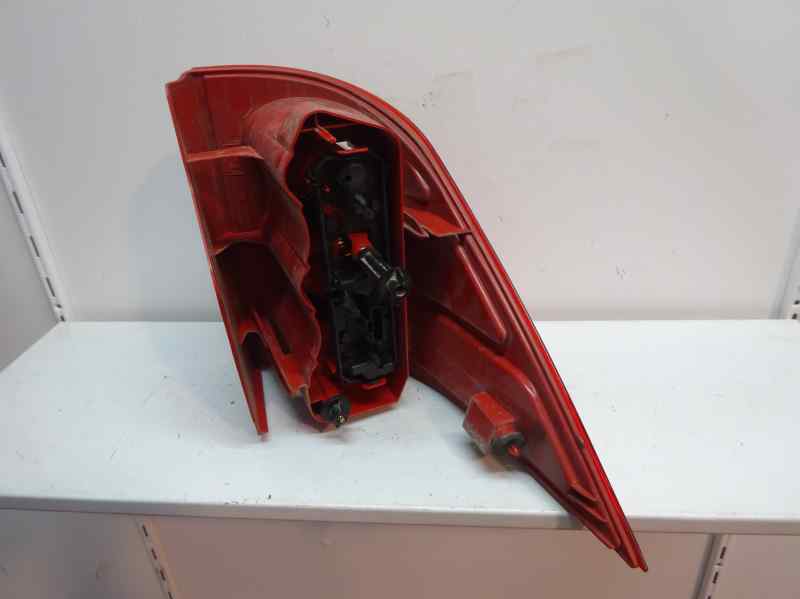 PILOTO TRASERO DERECHO PEUGEOT 1007 2005 1.6 MT 109CV | 80KW