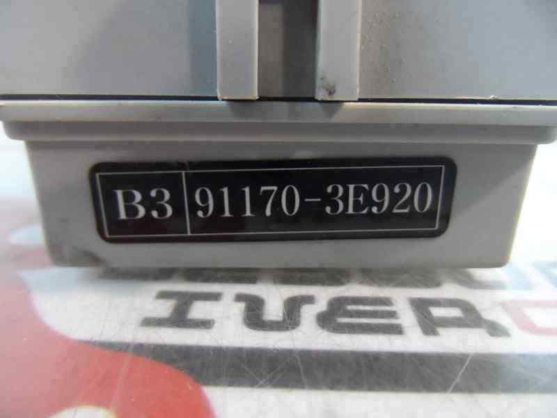 CAJA RELES FUSIBLES KIA SORENTO 2.5 CRDI 4WD AT 144CV