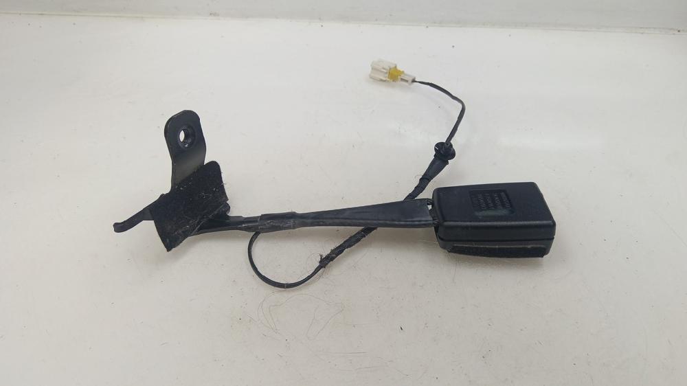 ANCLAJE CINTURON DELANTERO IZQUIERDO CITROEN C4 CACTUS 1.2 MT 110CV | 81KW