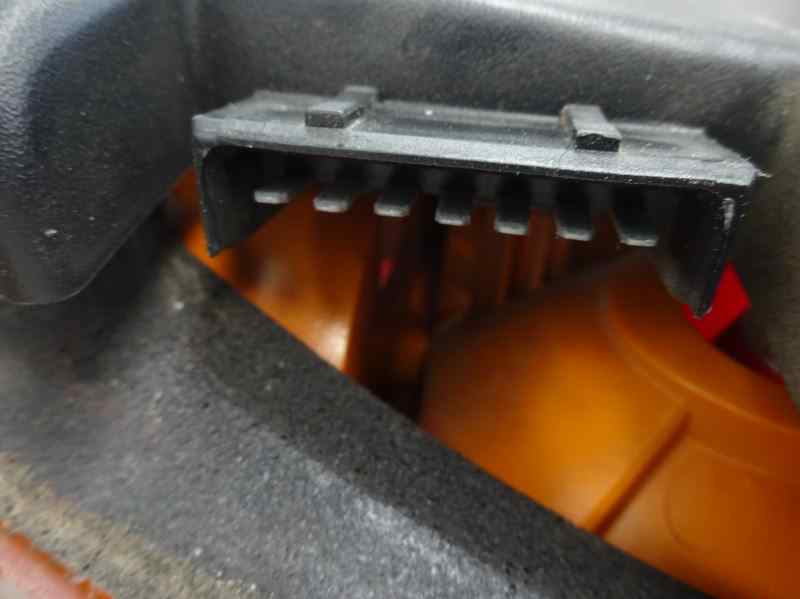 PILOTO TRASERO IZQUIERDO FORD ESCORT 1.6 MT 105CV | 77KW