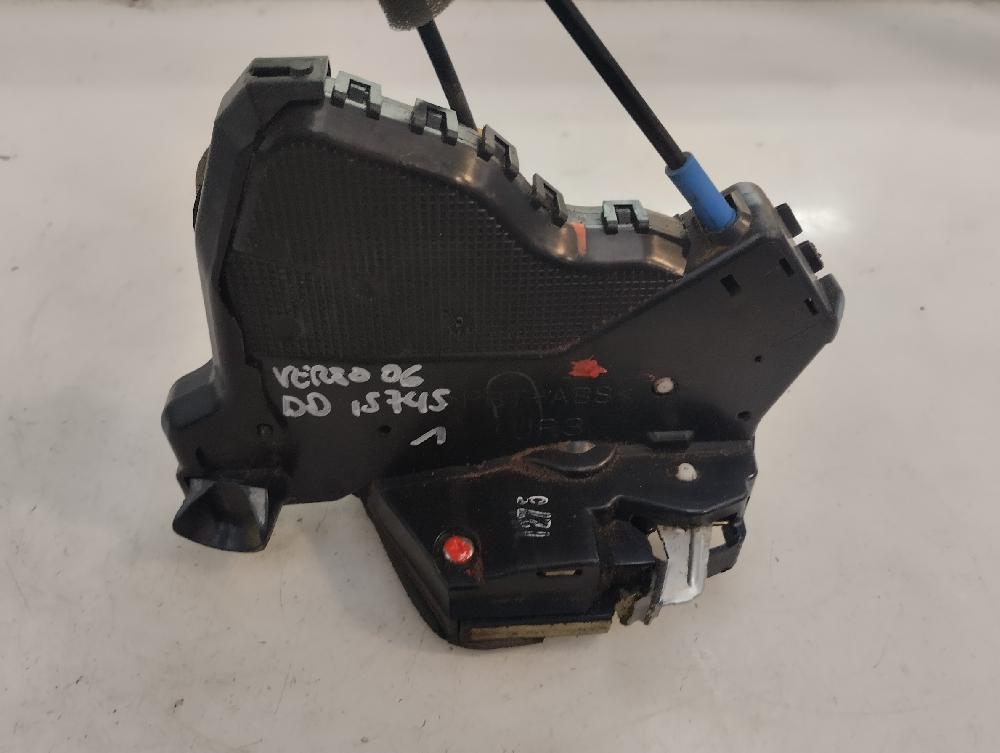 CERRADURA PUERTA DELANTERA DERECHA TOYOTA COROLLA VERSO 2.2 TD MT 136CV