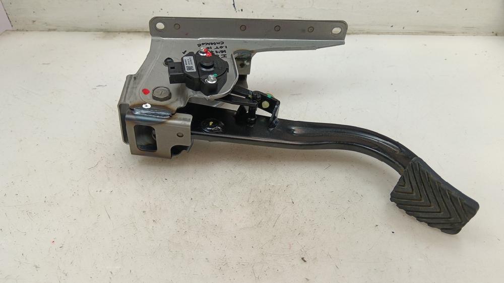 PEDAL EMBRAGUE HYUNDAI I20 2024 1.0 AMT 100CV | 74KW