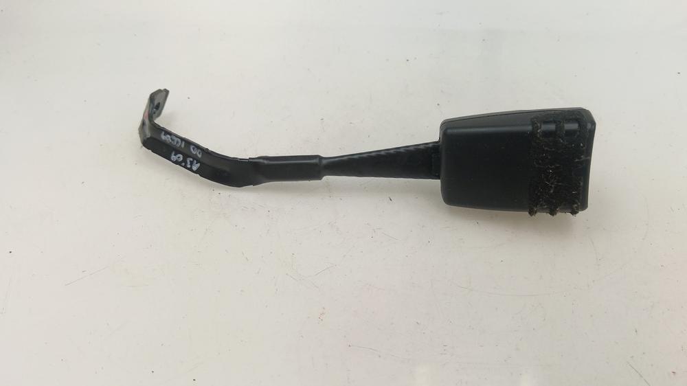 ANCLAJE CINTURON DELANTERO DERECHO AUDI A3 2.0 TDI DPF MT 140CV