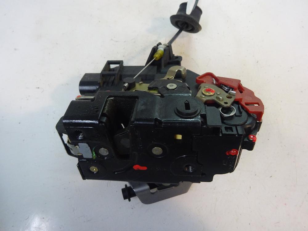 CERRADURA PUERTA TRASERA DERECHA AUDI A4 2003 1.9 TDI 6MT 130CV
