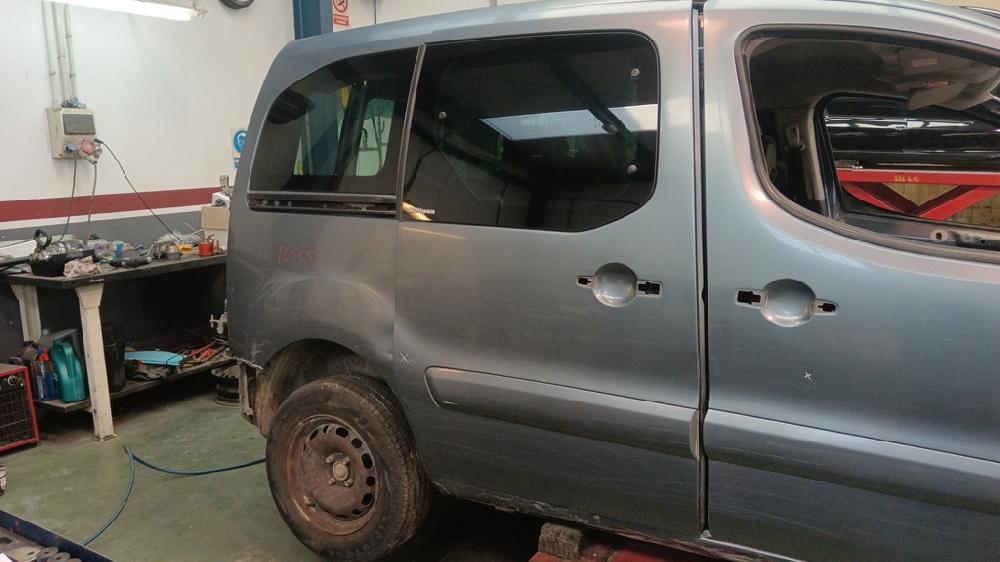 PUERTA LATERAL CORREDERA DERECHA CITROEN BERLINGO 1.6 HDI MT 90CV