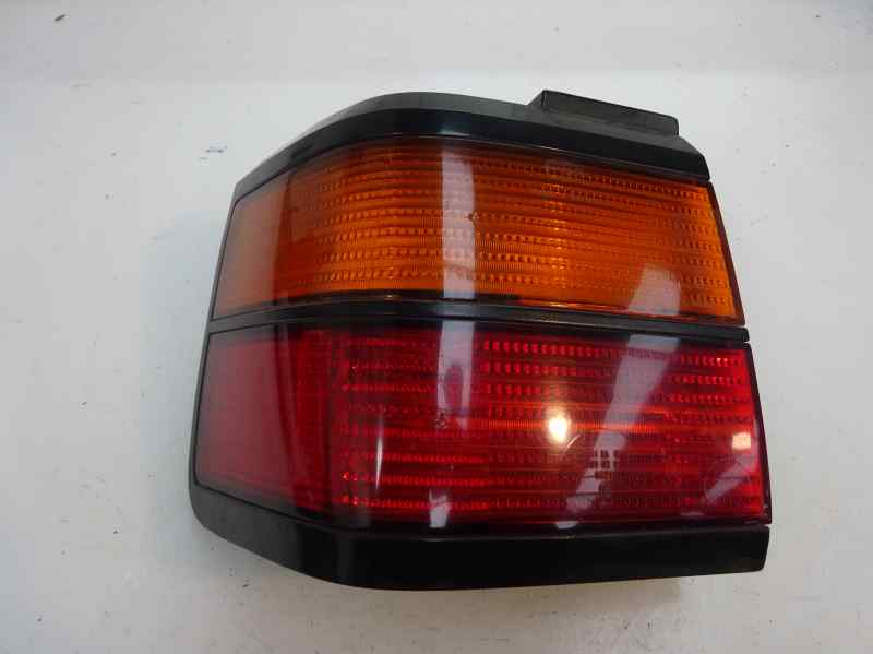 PILOTO TRASERO IZQUIERDO VOLKSWAGEN PASSAT 1993 2.0 MT 115CV
