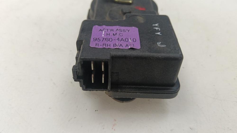 MOTOR CIERRE CENTRALIZADO TRASERO DERECHO HYUNDAI H1 2.5 TD MT 99CV | 73KW