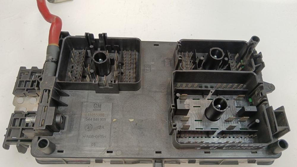 CAJA RELES FUSIBLES OPEL INSIGNIA 2.0 CDTI MT 130CV